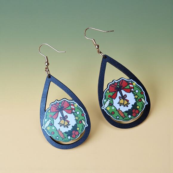 Christmas Wreath Teardrop Wooden Earrings Lightweight Women’s - Picture 6 of 6